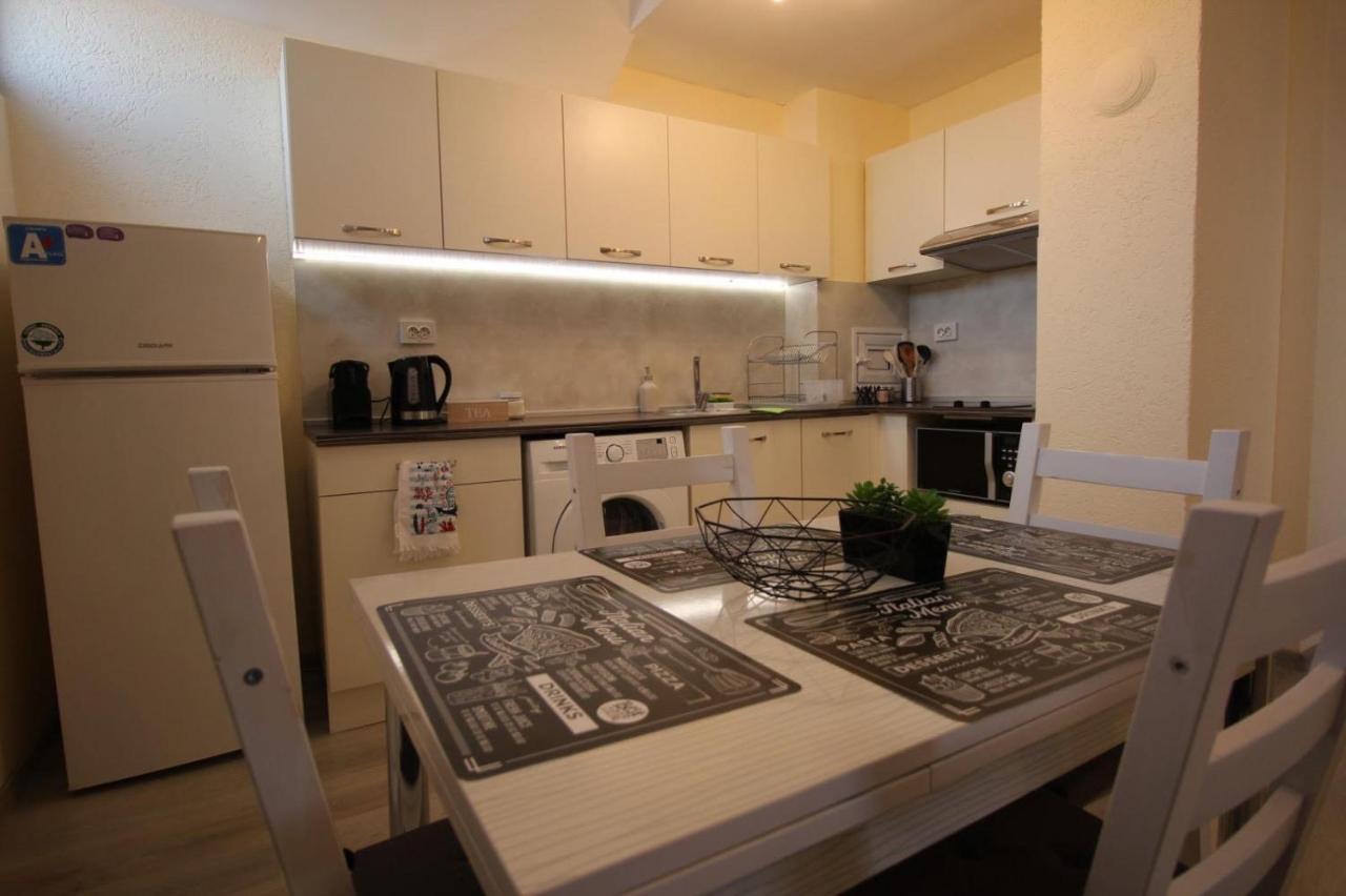 Apartment Happy Holiday Lazur Burgas ภายนอก รูปภาพ