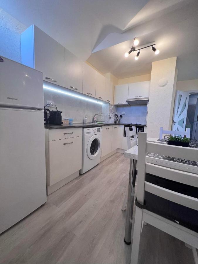 Apartment Happy Holiday Lazur Burgas ภายนอก รูปภาพ