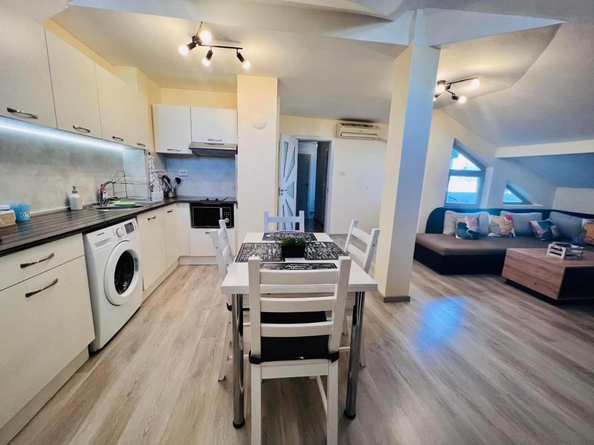 Apartment Happy Holiday Lazur Burgas ภายนอก รูปภาพ