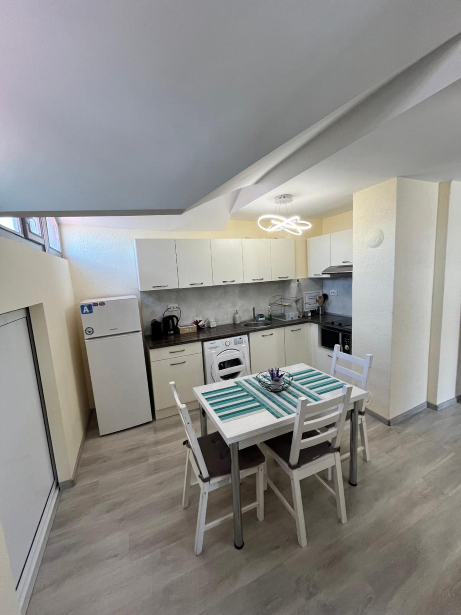 Apartment Happy Holiday Lazur Burgas ภายนอก รูปภาพ